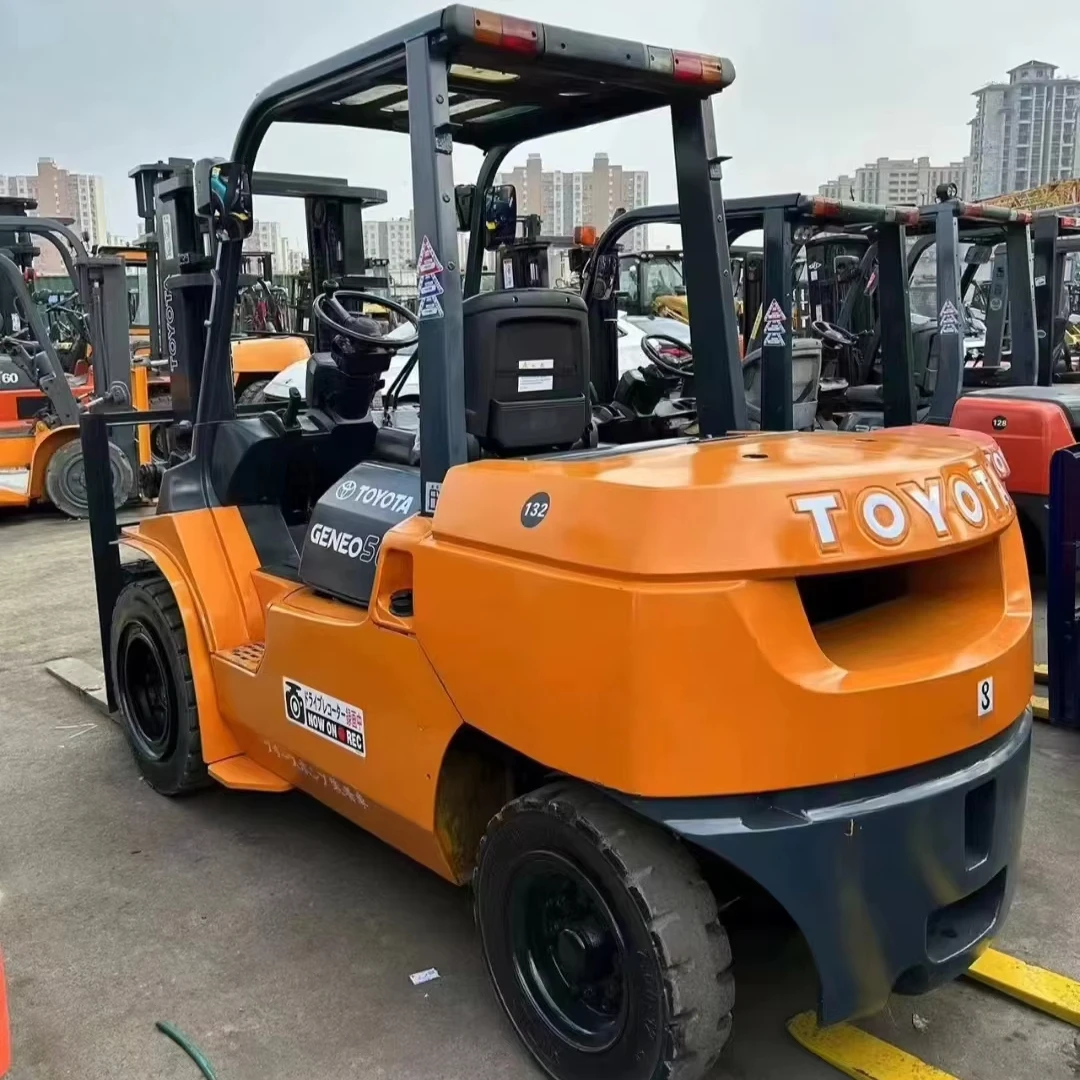 Используемые японские автопогрузчики Toyota FD50 хорошее состояние дизельные вилочные погрузчики подержанные со стабильной производительностью низкая цена