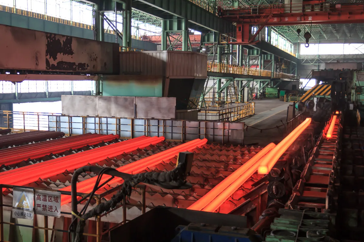 Steel Mill Use Hot Metal Lifting Machine Heavy Duty Heat Resistance Overhead Travelling Ladle Crane Charging Crane