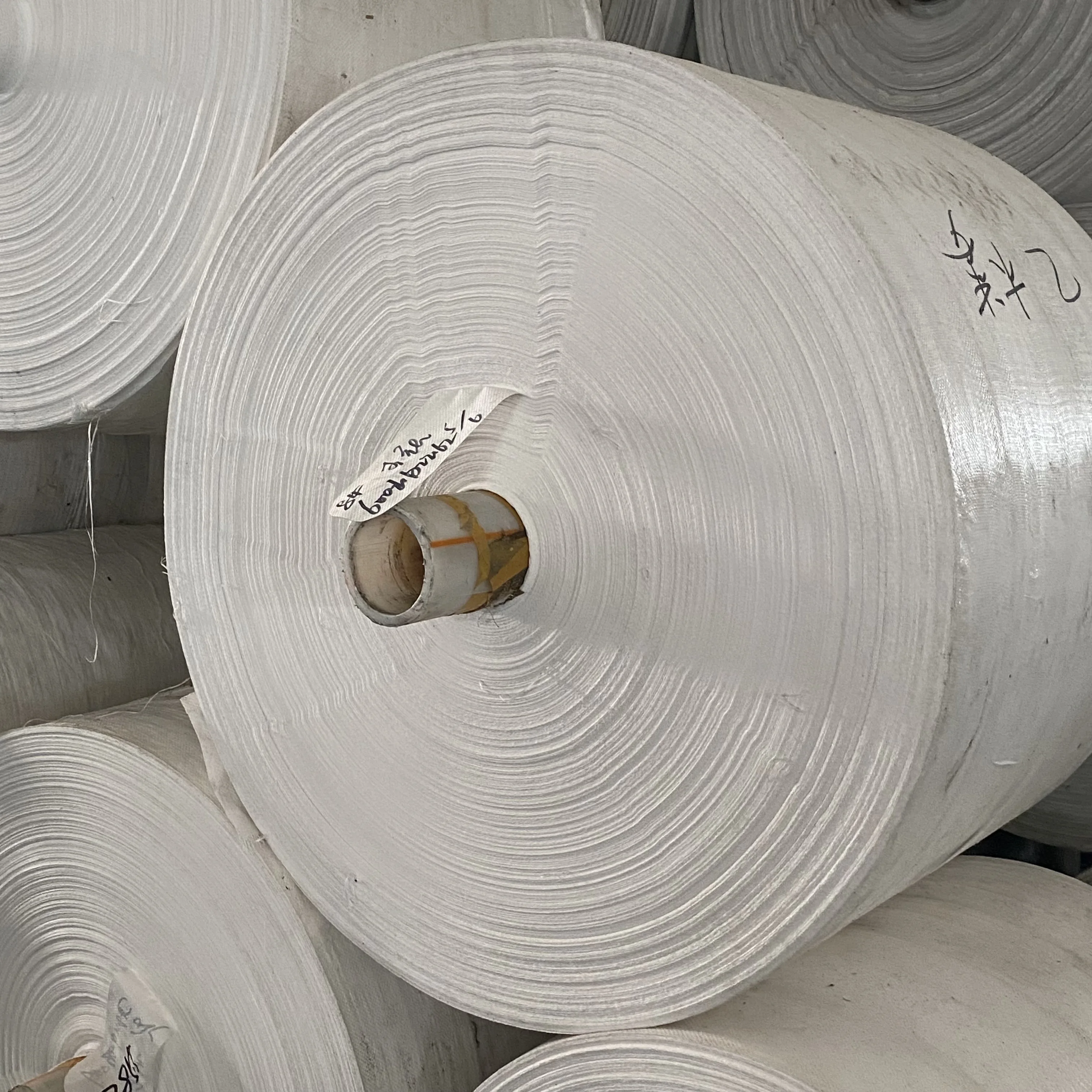 china pp sack polypropylene fabric pp woven roll for shop bag manufacturer