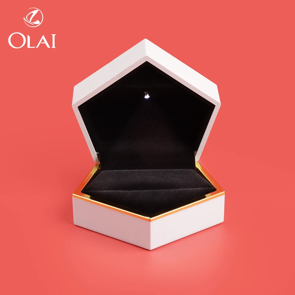 Olai Pentagon Luxury LED Light White Painting Earring Pendant Chain Jewelry Gift Package Box