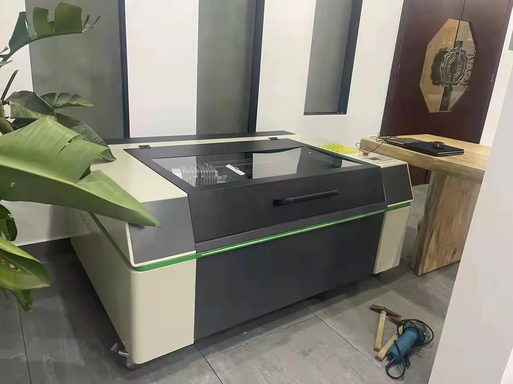 factory agent price 4060 co2 laser engraving machine and laser cutting machine 50W 60W 80Wwith ruida m3 controller