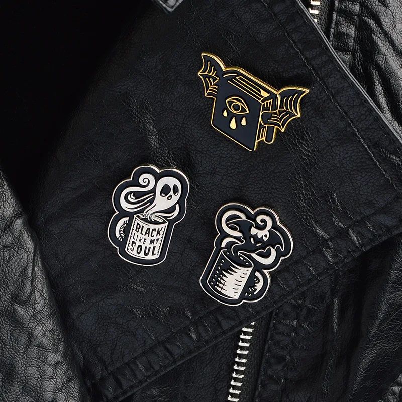 Wholesale High Quality Cartoon Hat Enamel Metal Boy Kid Hats Soft And Hard Enamel Pins Brooch Clothes Hat Badge