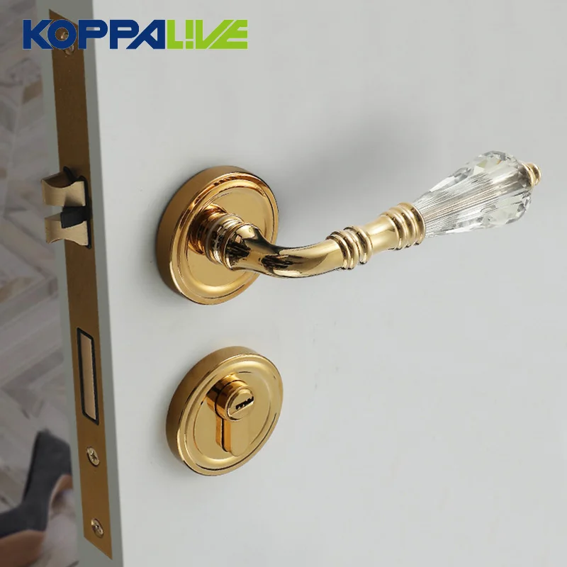 Koppalive Европейский современный интерьер декоративный яркий золотой Латунный акриловый Хрустальный рычаг дверная ручка на розу с замком