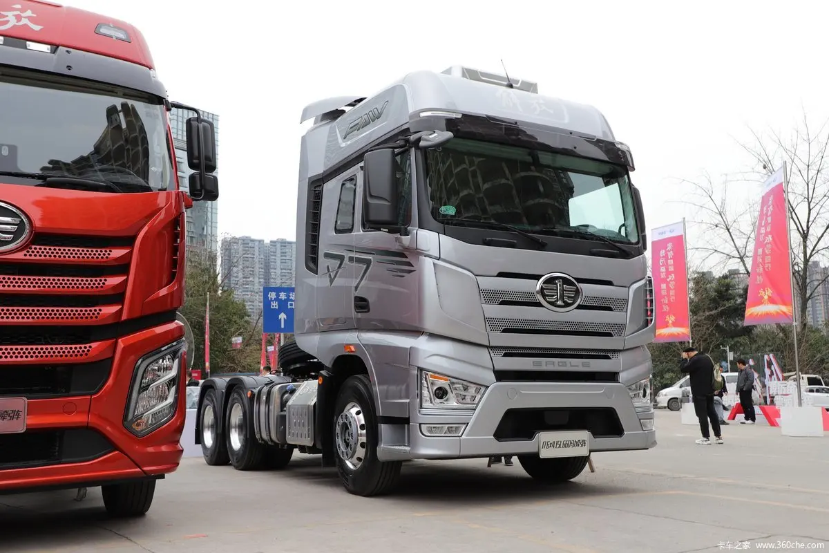 High Quality Faw Jiefang J7 Heavy Truck Trailer Head 660 Horsepowe 6*4 89Km/H High Speed Tractor Truck hit