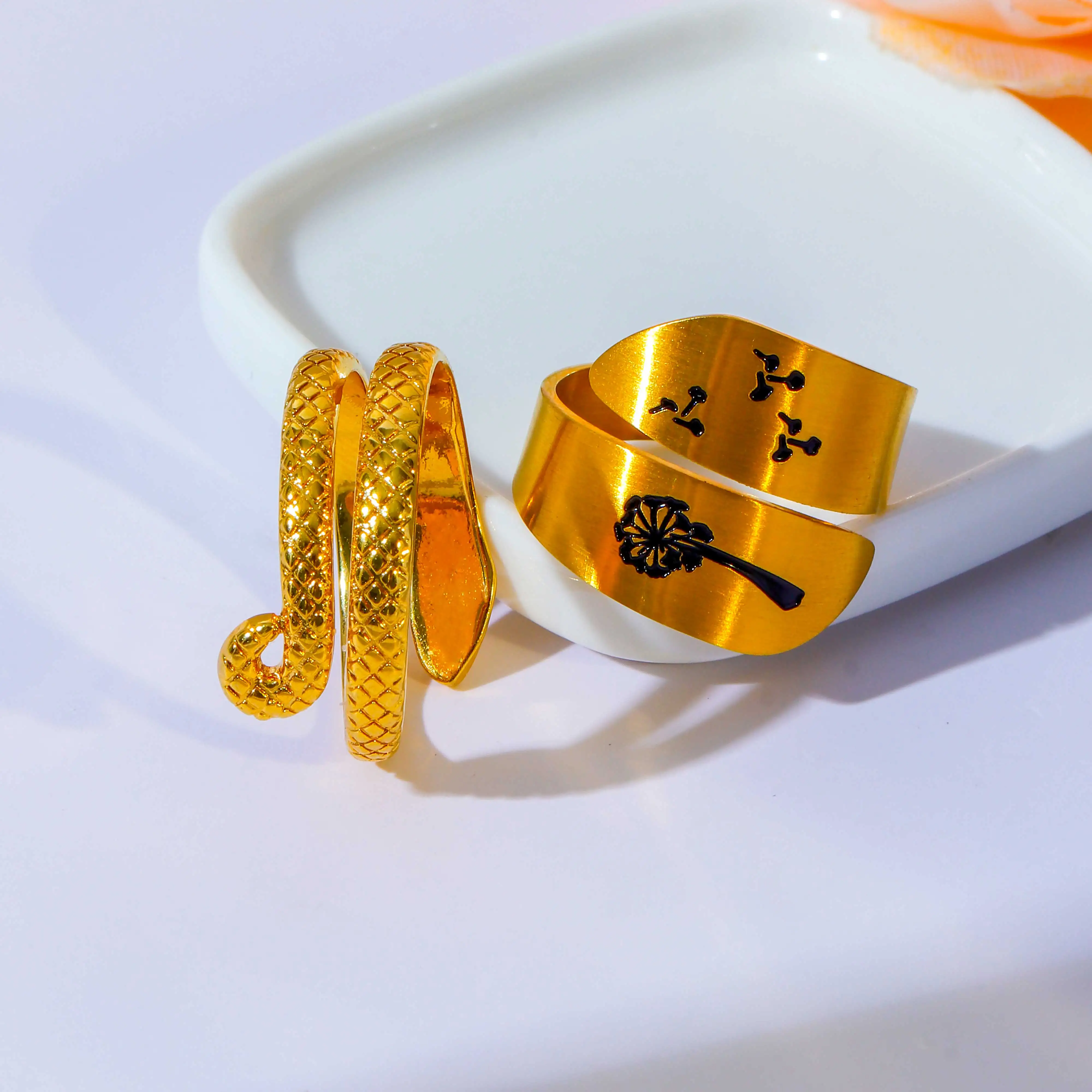 Simple stainless steel snake ring drop black glue matte plain ring plated with 18K gold sand finish ring