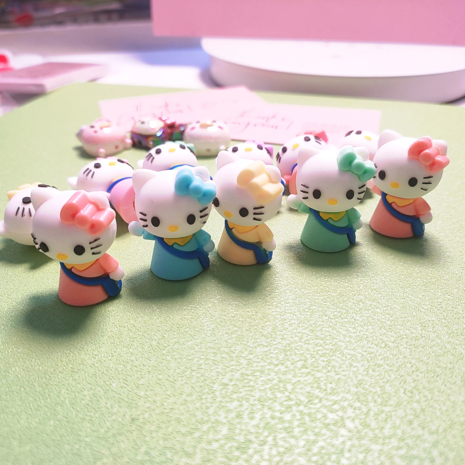 Cartoon 3D PVC HK Mini Plastic Pen Toppers Waterproof Rubber Pen Head Topper Custom Promotional Jewelry Making Toys