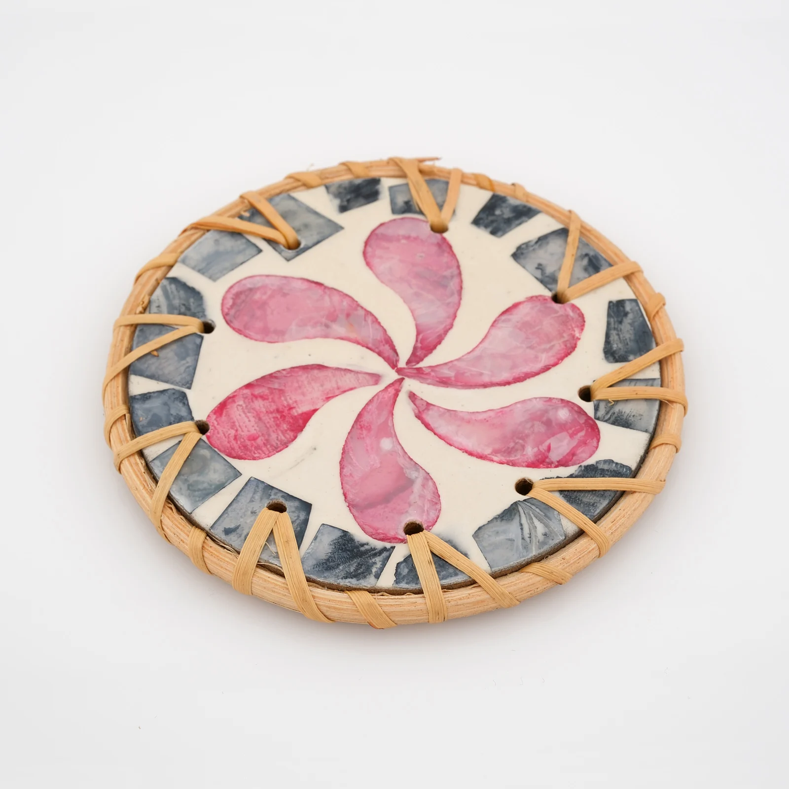 Wholesales From Thailand Mosaic Rattan Coasters Round Shape Multi Color Best For Drink Coasters Dining Table Decoration