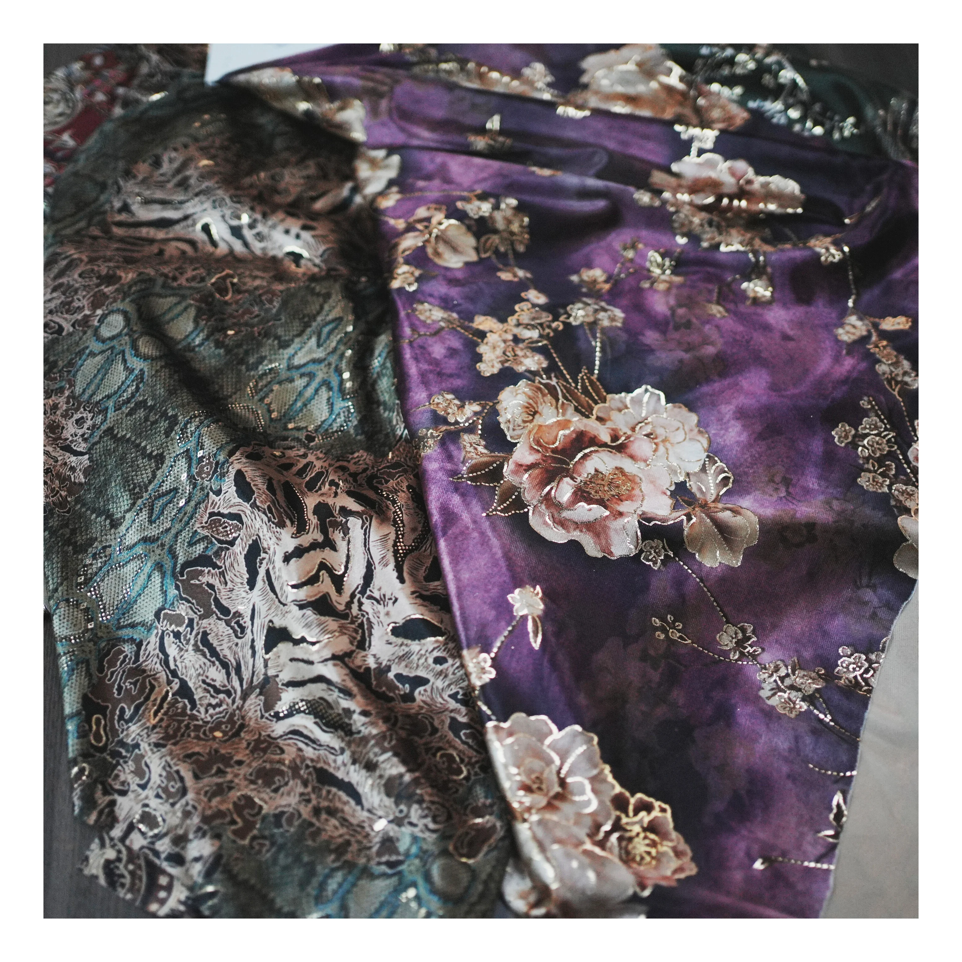 Luxury Wholesale Florals Tiger Stripe Fabric Polyester Gold Stamping Printed Knitted Korea Velvet Fabric for Garments