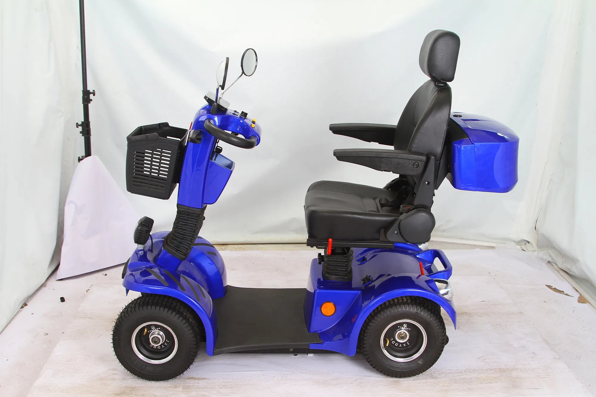 Elderly electric scooters with auto brake lightweight 72v scooter for sale