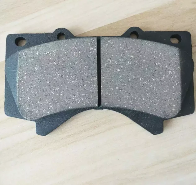 50000KM warranty and high performance brake pad ceramic material with silencer OEM 04465-60280 For Toyota