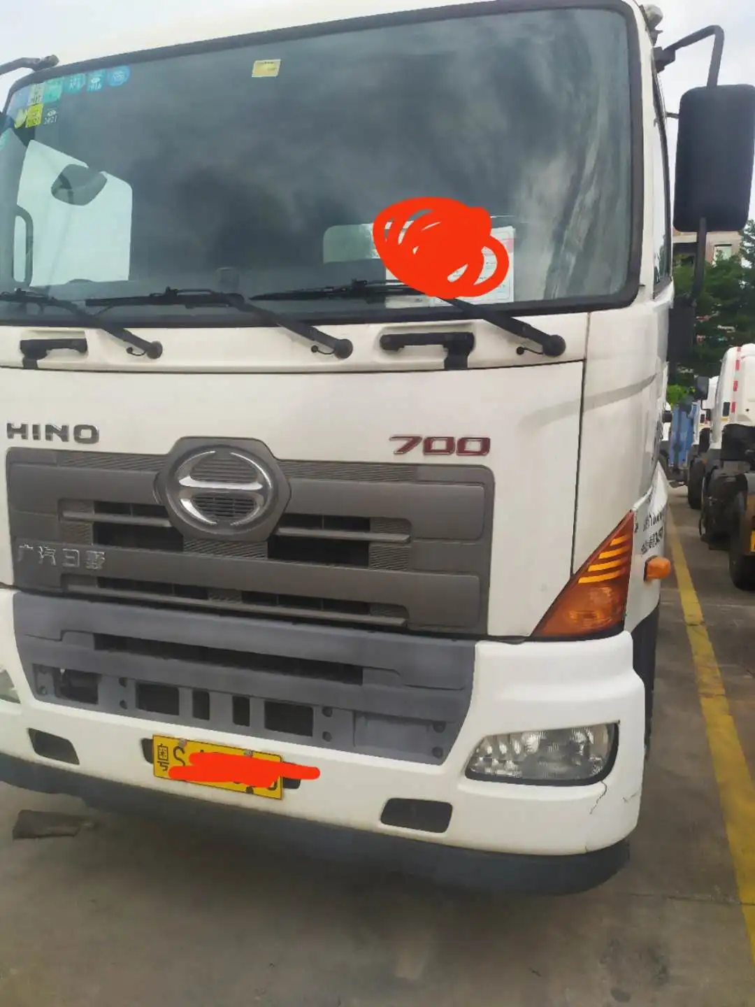В хорошем состоянии б/у Тракторные грузовики Hino 700 распродажа