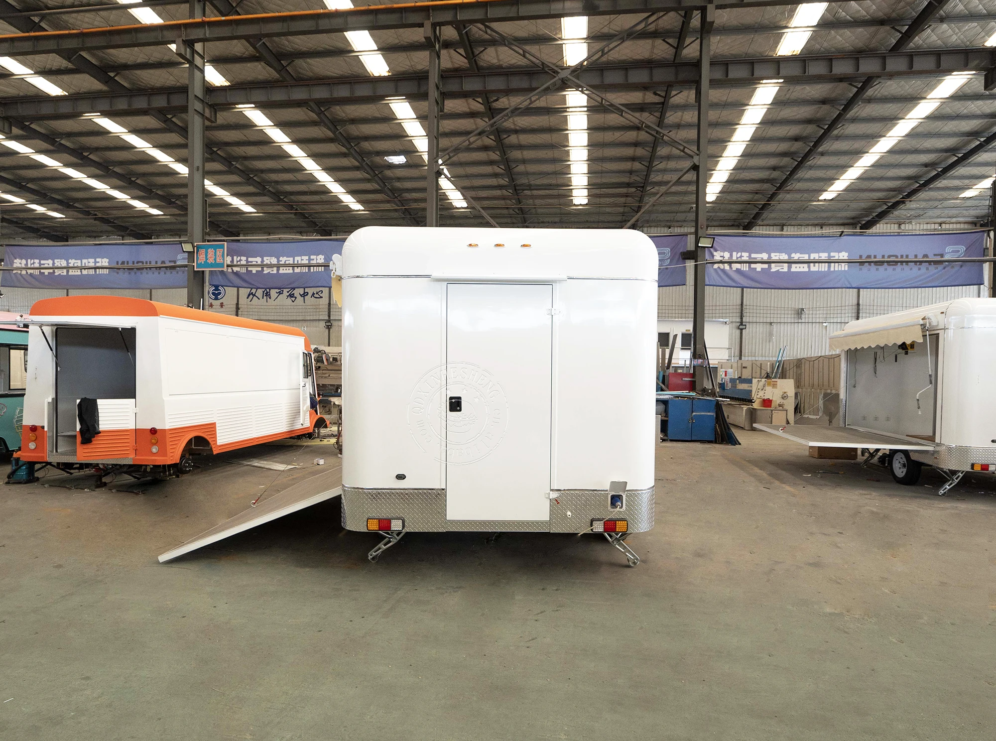 Us Approved Food Truck CE and DOT Certificate EUROPE Australian Standard Catering Trailer Home