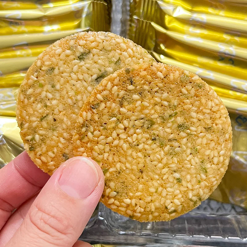 300g seaweed flavored egg white crispy slices crispy asian snacks biscuit sesame biscuits protein sesame round biscuit