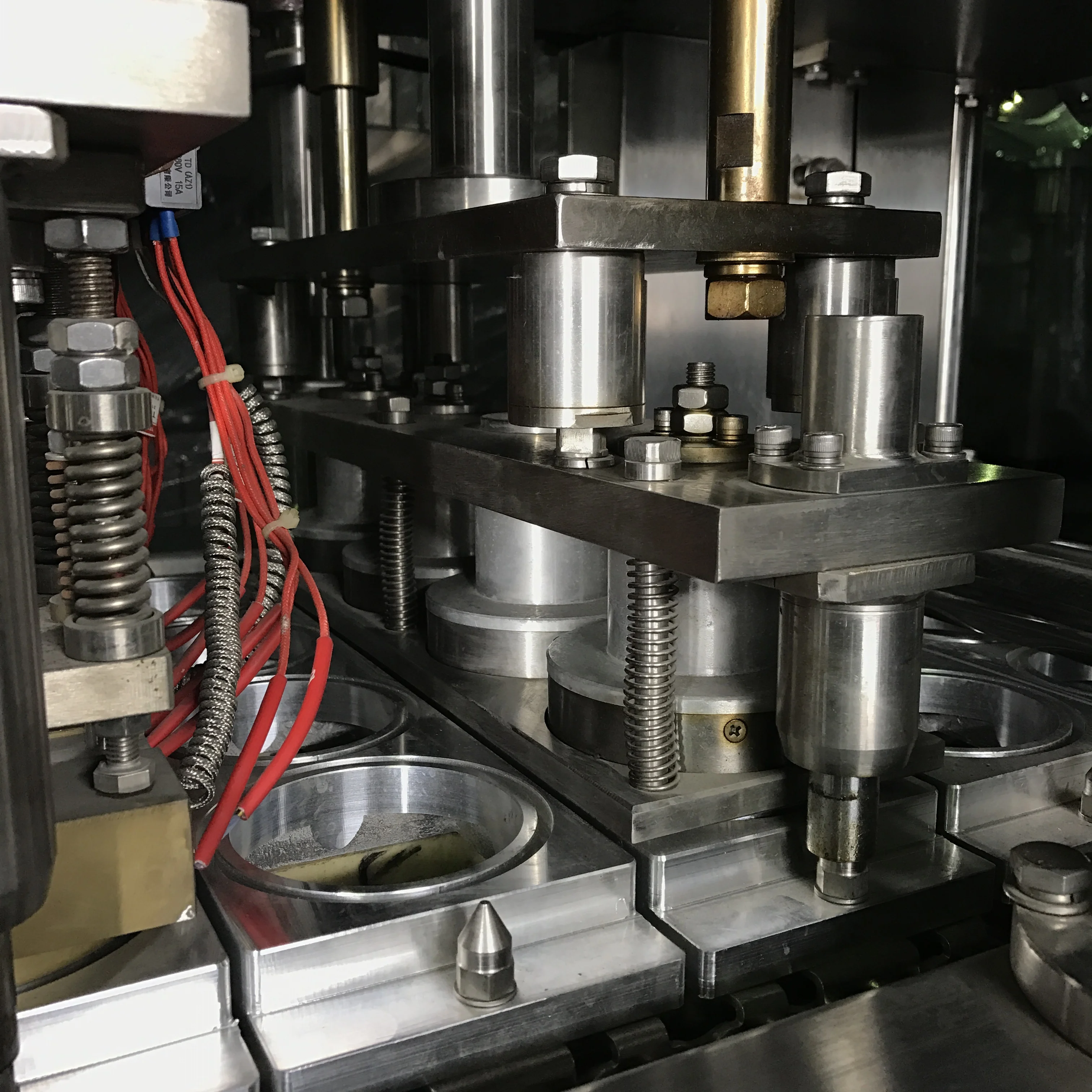 Automatic Cup Liquid Filling Sealing Machine k cup filling machine Factory High Accuracy High-Efficiency Dry Powder Filling Mach