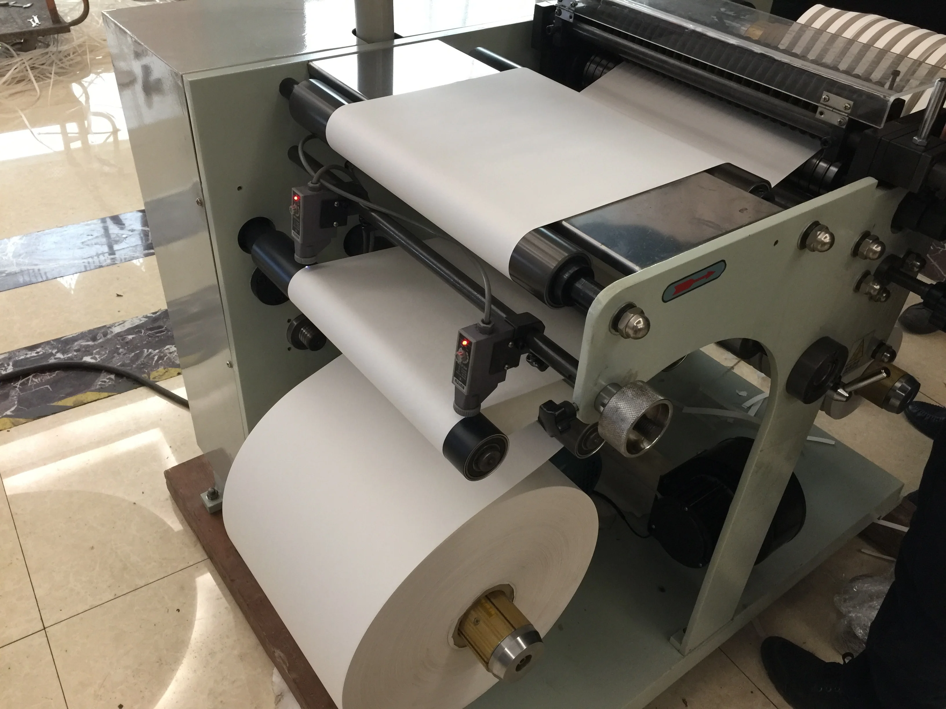 width 620mm cheap Paper slitter rewinder machine paper roll slitting rewinding machine for paper straw