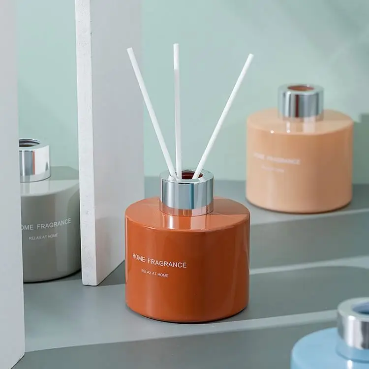 2023 Hot selling 20ml fireless aromatherapy essential oil reed diffuser scent deodorant home fragrance ornaments