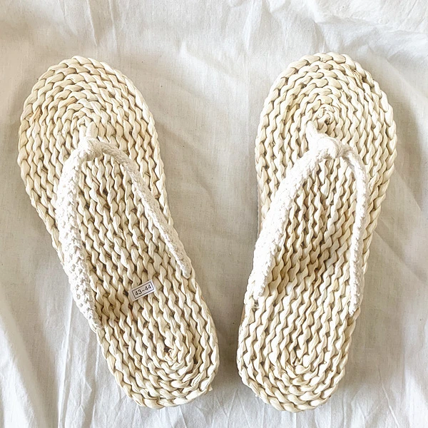 Summer Straw Slippers Cool Non-slip Spa Flip-flops Fashion Designer Soft Material Durable Big Size Spa Shoes Wholesale