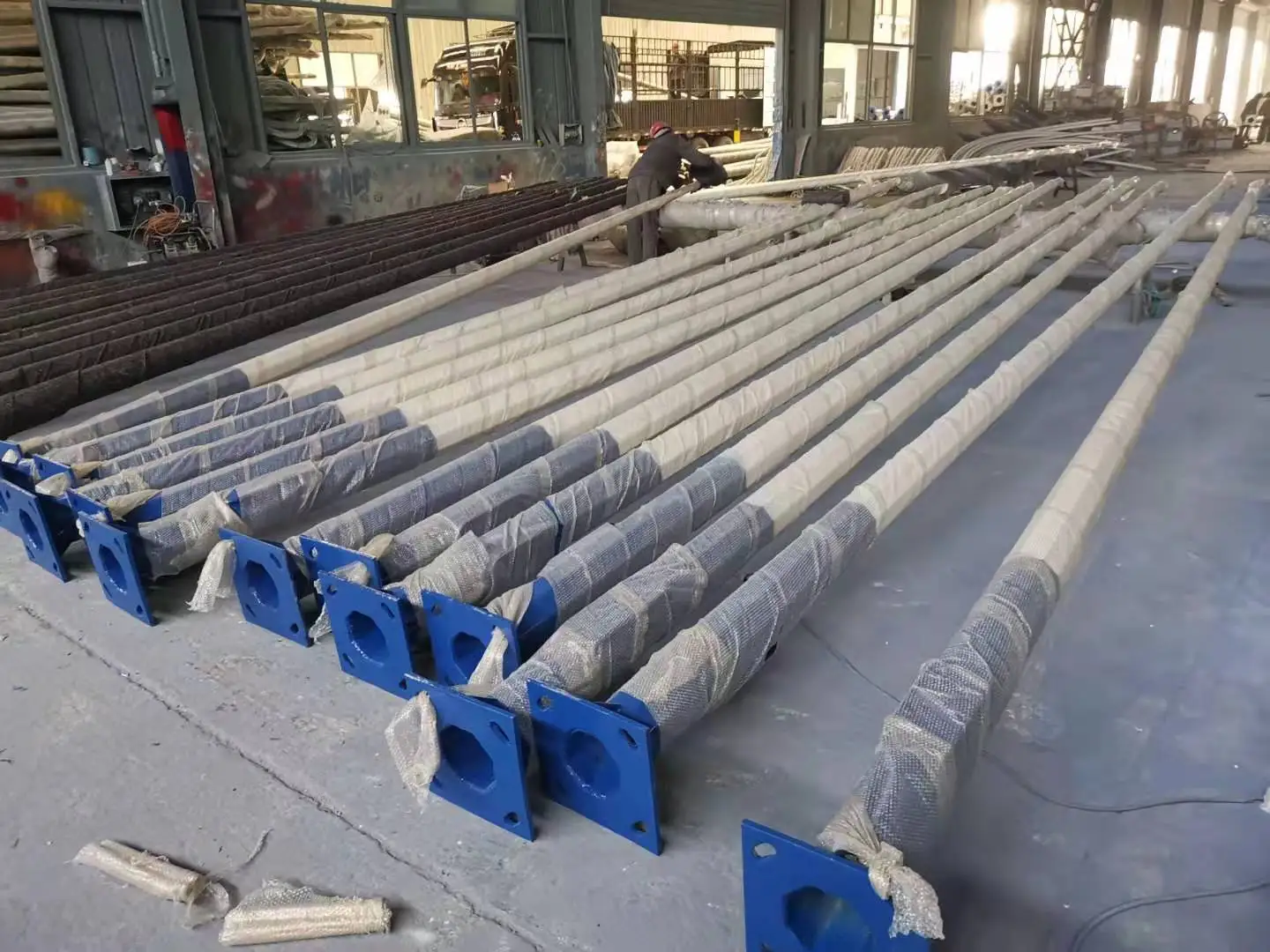 Single double arm 15ft 20ft 25ft 30ft 4m 5m 6m 7m 8m 9m 10m 11m 12m galvanized steel  street lighting pole garden light pole