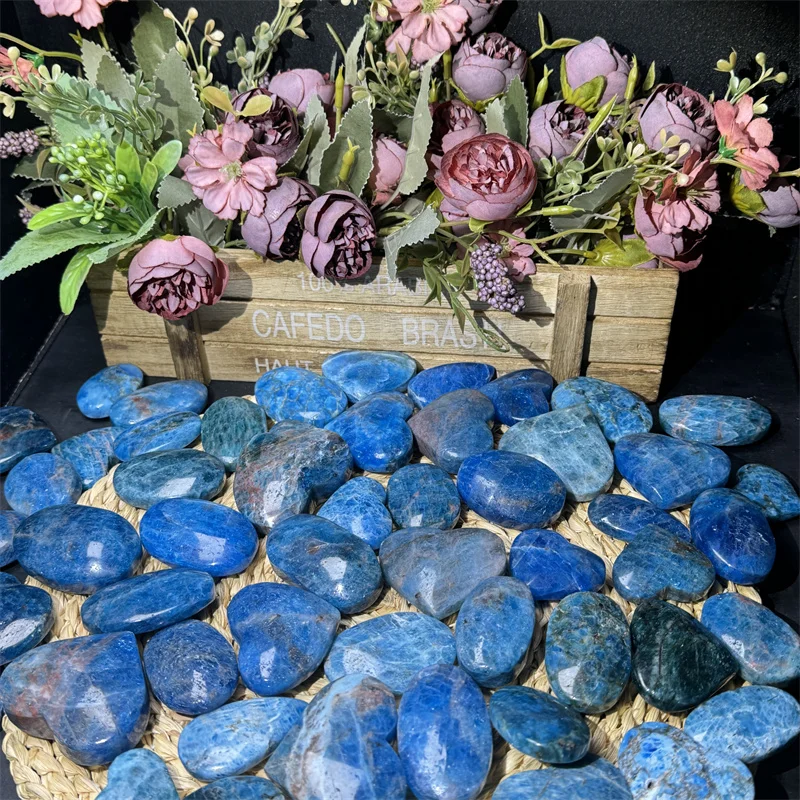 Wholesale Natural Crystal Crafts blue apatite heart palm stone Carvings Gemstone Crafts For Decoration