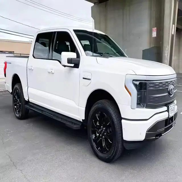 Используемый аккумулятор 2022 Ford F-150 Lightning Lariat с двойным мотором 4WD Star белый металлик благоприятный для климата выбора