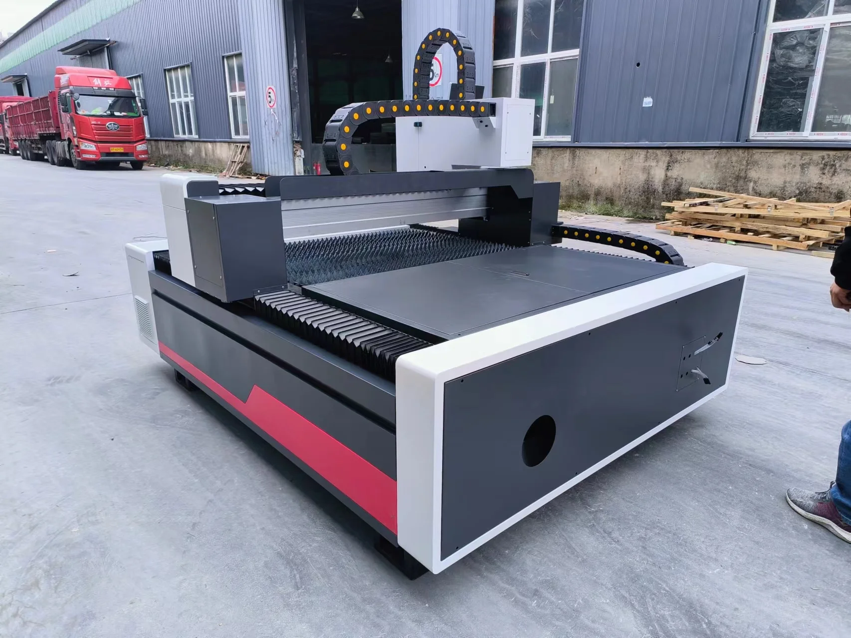 Машина для резки волокна 3kw с небольшим размером 130x90 см металлического листа