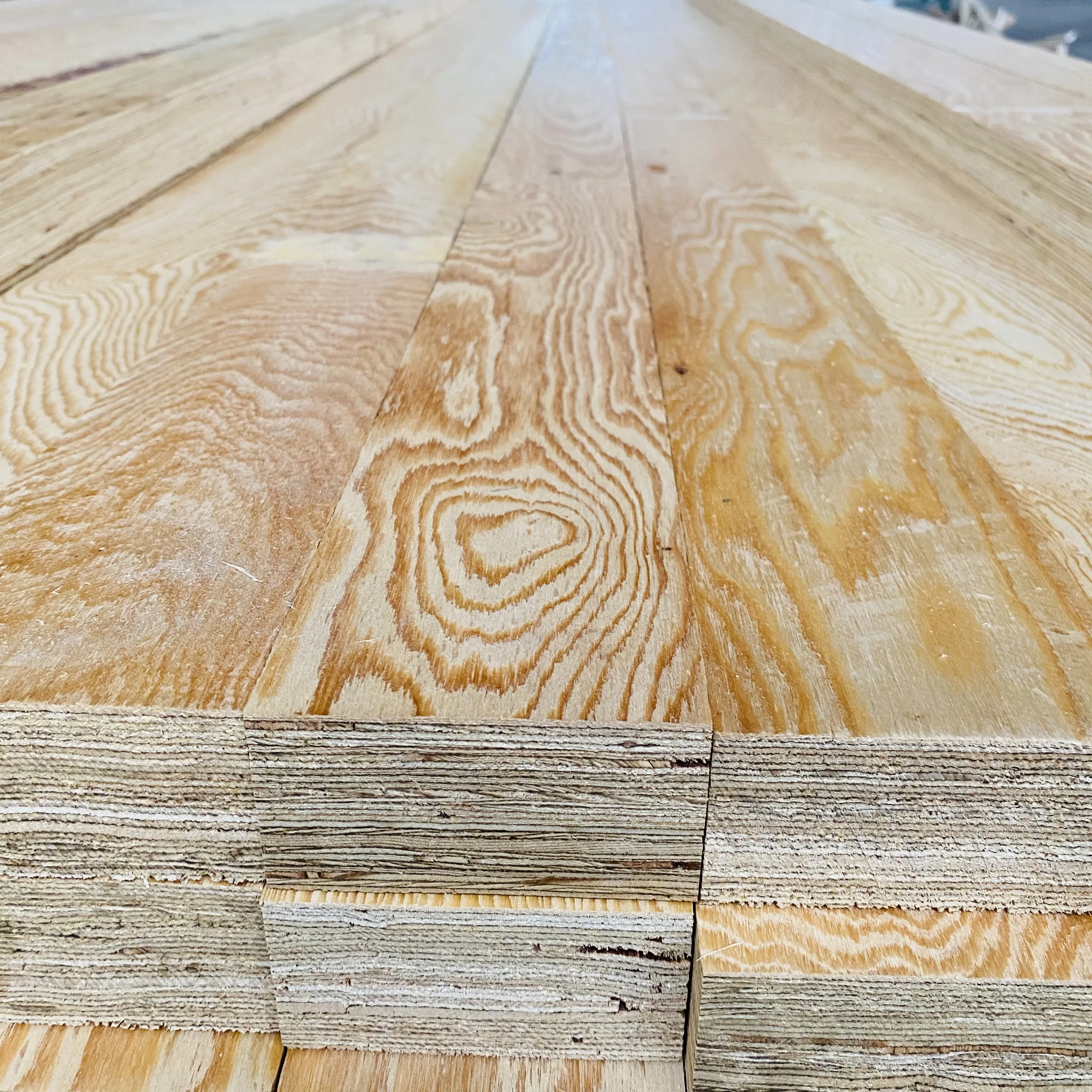 pine LVL beams yeluwood 25mm 30mm thick plywood price standard Wooden square board for Building keel