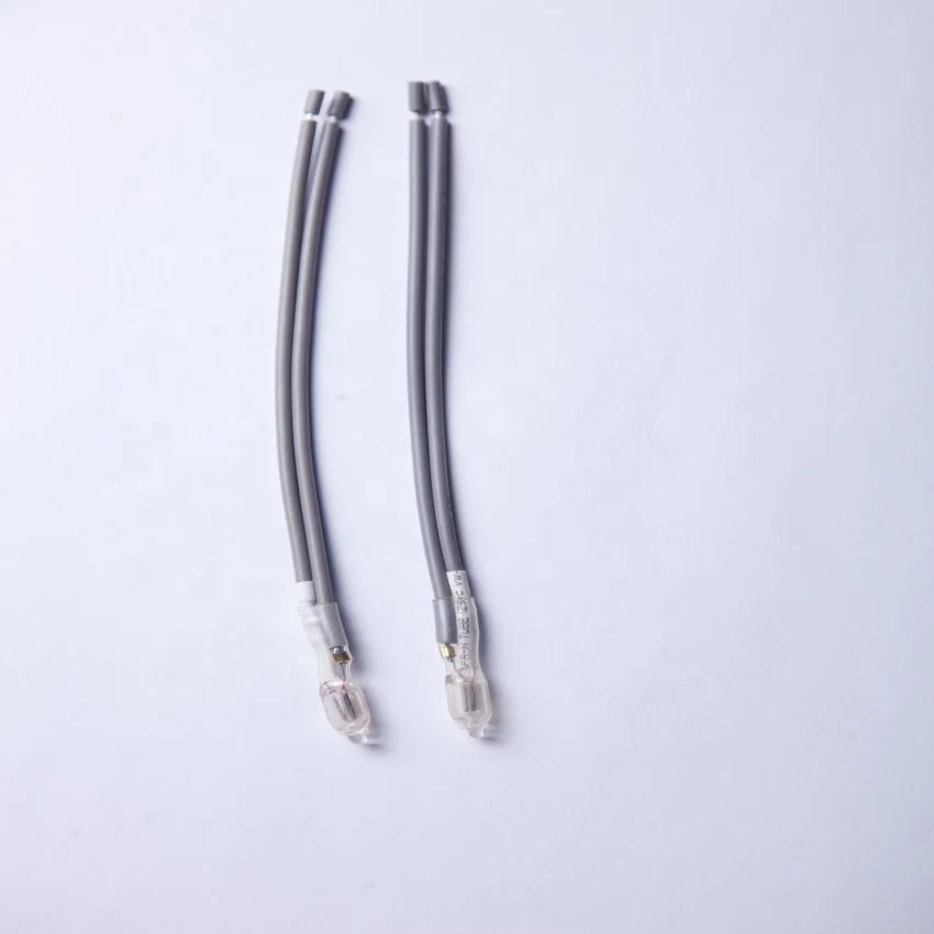 Неоновая лампа с резистором и проводом/неоновая лампа