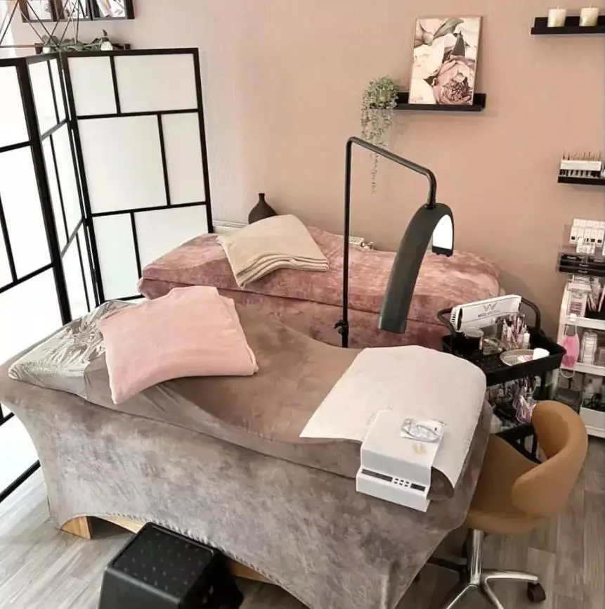 Ergonomic Memory Foam Mattress Beauty Salon Curved Extension Lash Mattress Lash Bed Curved Mattress Topper