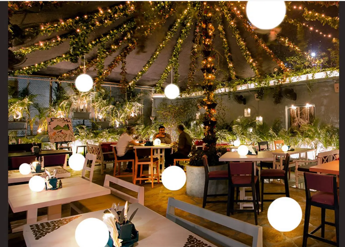 Custom PE Cordless Full RGB Color Changing Outdoor Waterproof Floating Swimming Pool Garden Round Magic LED Moon Light Ball 15CM