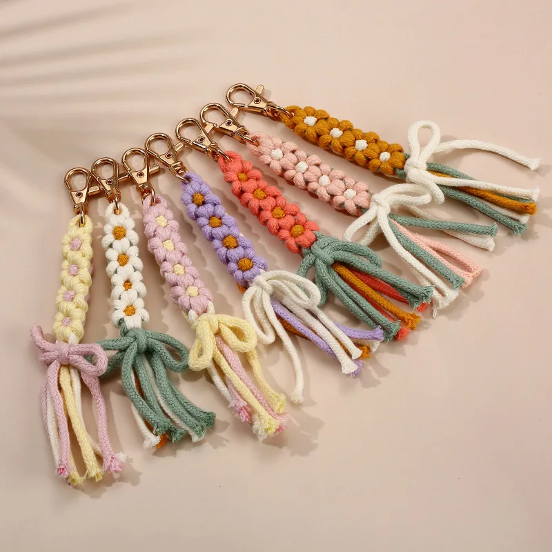 Creative Hand Woven Cotton Cord Keychain Sweet Daisy Flower Knitting Rope Keyring For Women Girls Charm Backpack Key Accessory