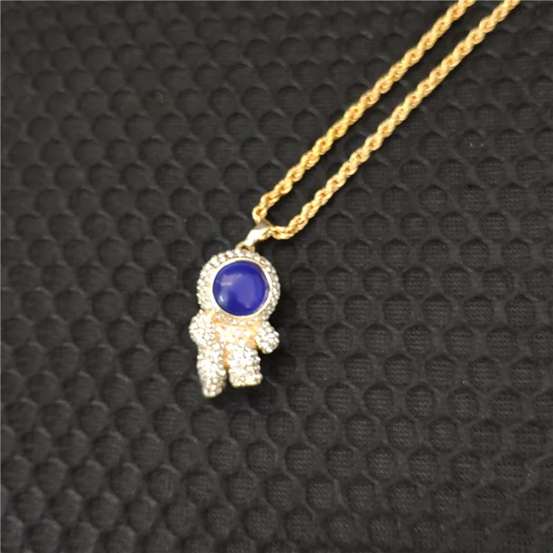 Hot Sale Luxury Sapphire Clavicle Chain Fashion Rhinestone Alien Robot Spaceman Sweater Chain Pendants Necklace