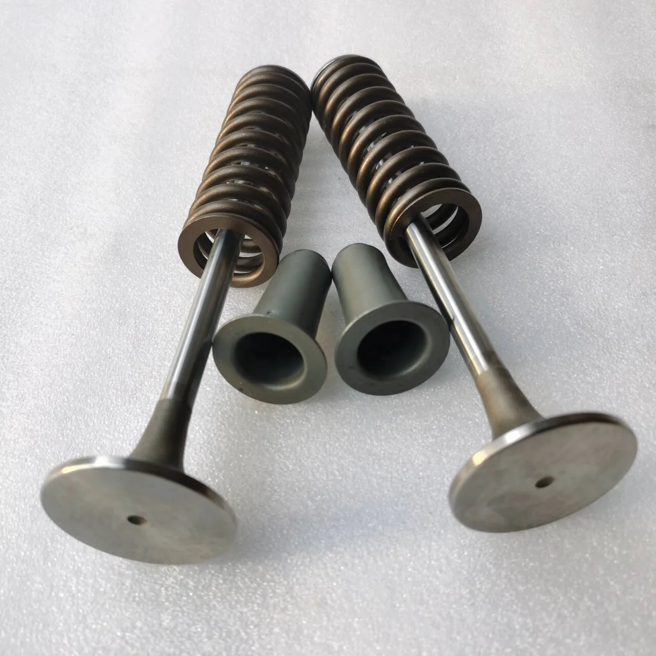 S15 Diesel Engine Exhaust Valve 3680759 4059327 4101454 4965868 4965891