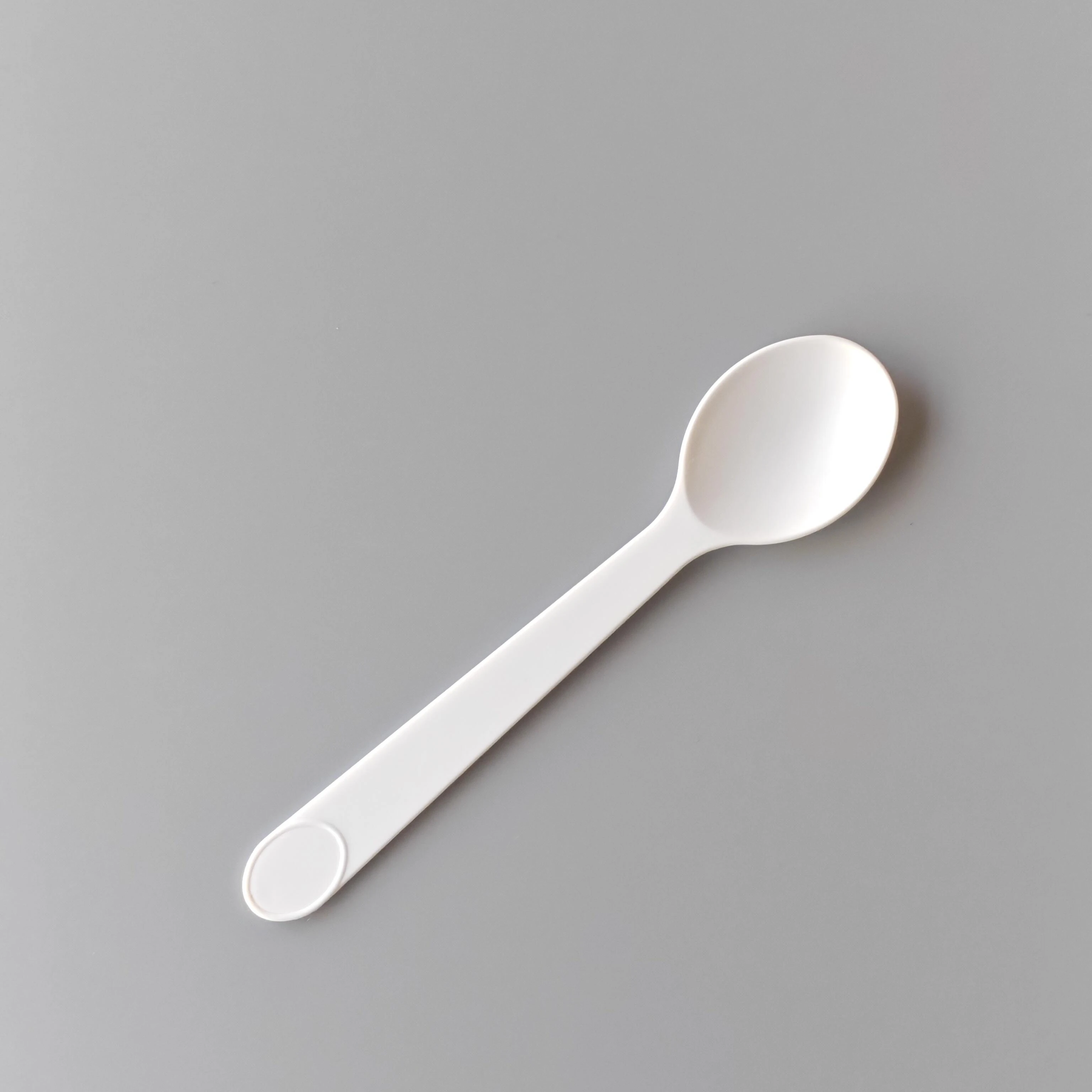 Индивидуальные биоразлагаемые и перерабатываемые одноразовые столовые приборы прямая пластиковая ложка для мороженого вечеринок PS/PP материал