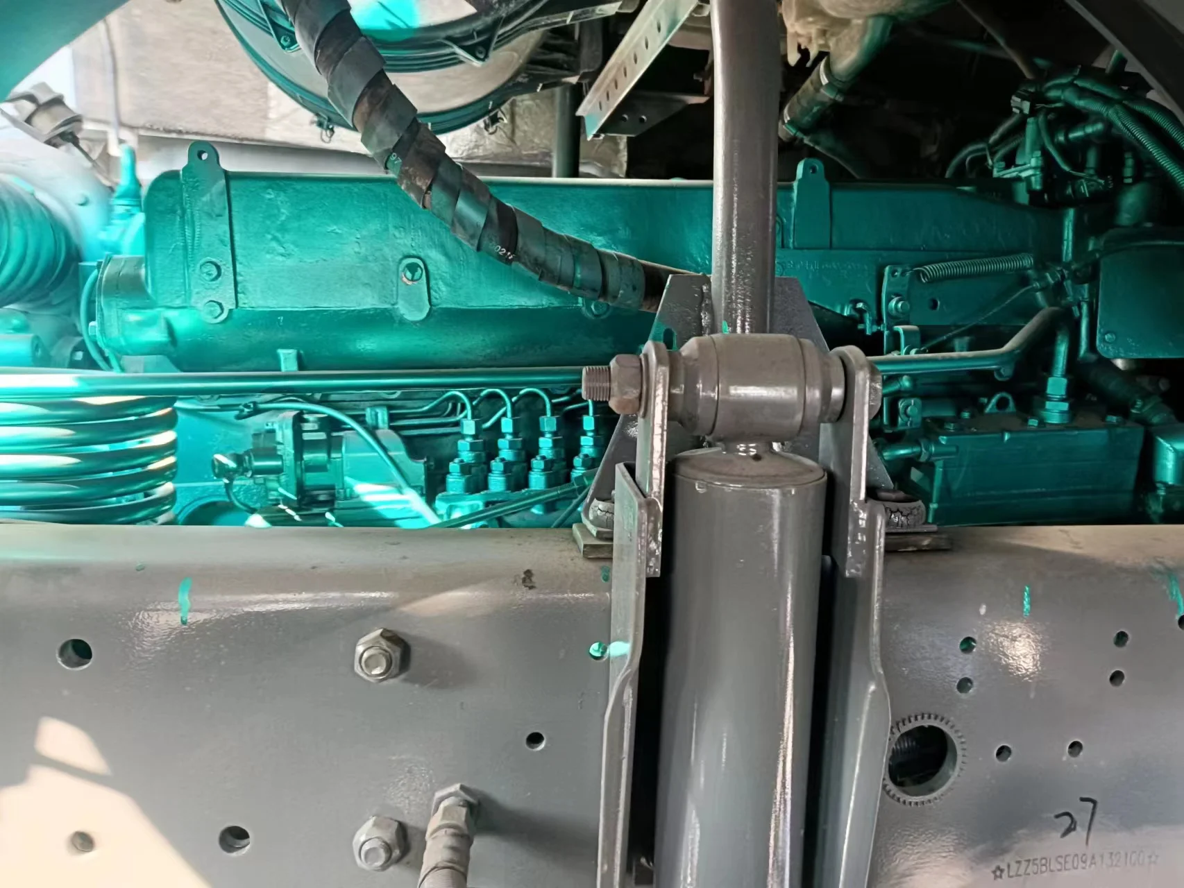 SINOTRUK HOWO Second Hand 6x4 Cement Mixer Truck Euro 2 Mobile Concrete Mixing Machine 10 CBM Concrete Mixer Truck For Sale