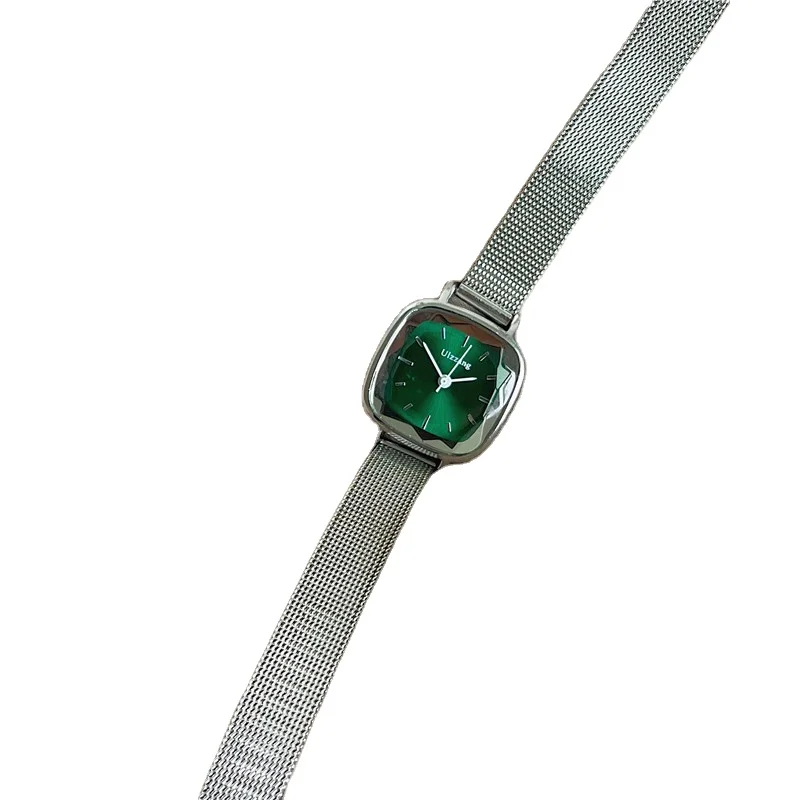 2024 Fashion Square Golden Woman Watch Casual Mesh Strap Design Women Quartz Wrist watches Luxury Ladies