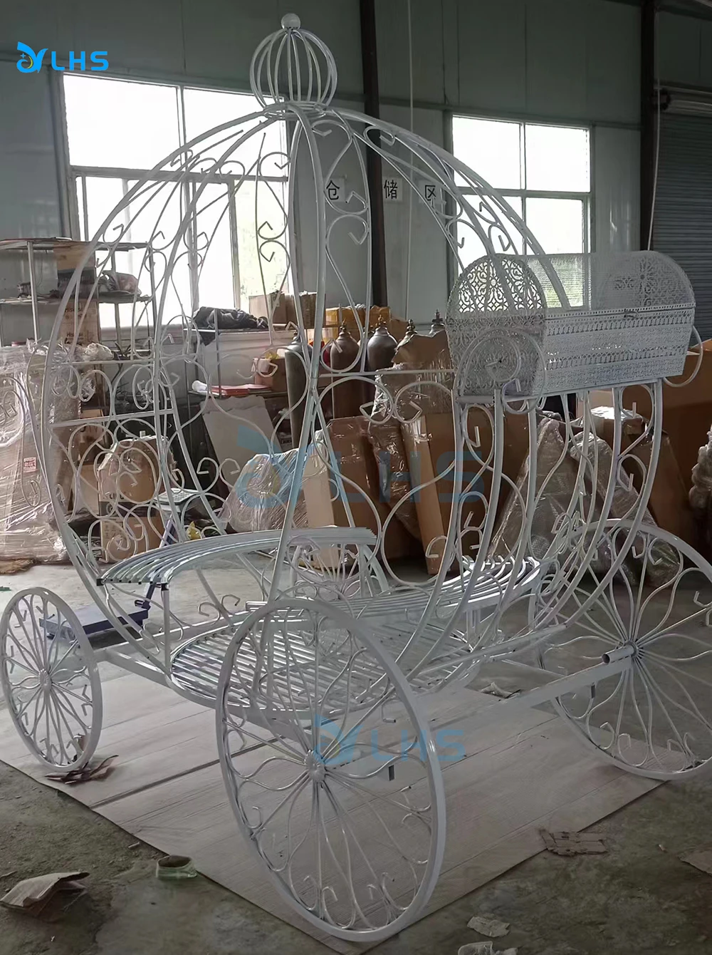 Wedding ceremony decoration carriage exclusive design scenic photo carriage large size wedding carriage for taking photos