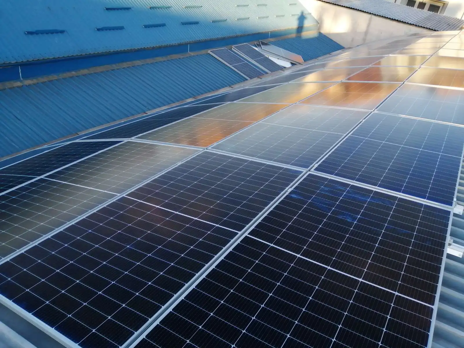 700 Watts 710 Watts  750 Watts Bifacial Solar Panels Grade  A with Perc N-Type Half Cell Types For Renewableenergy