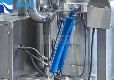 popcorn machine tilting.jpg