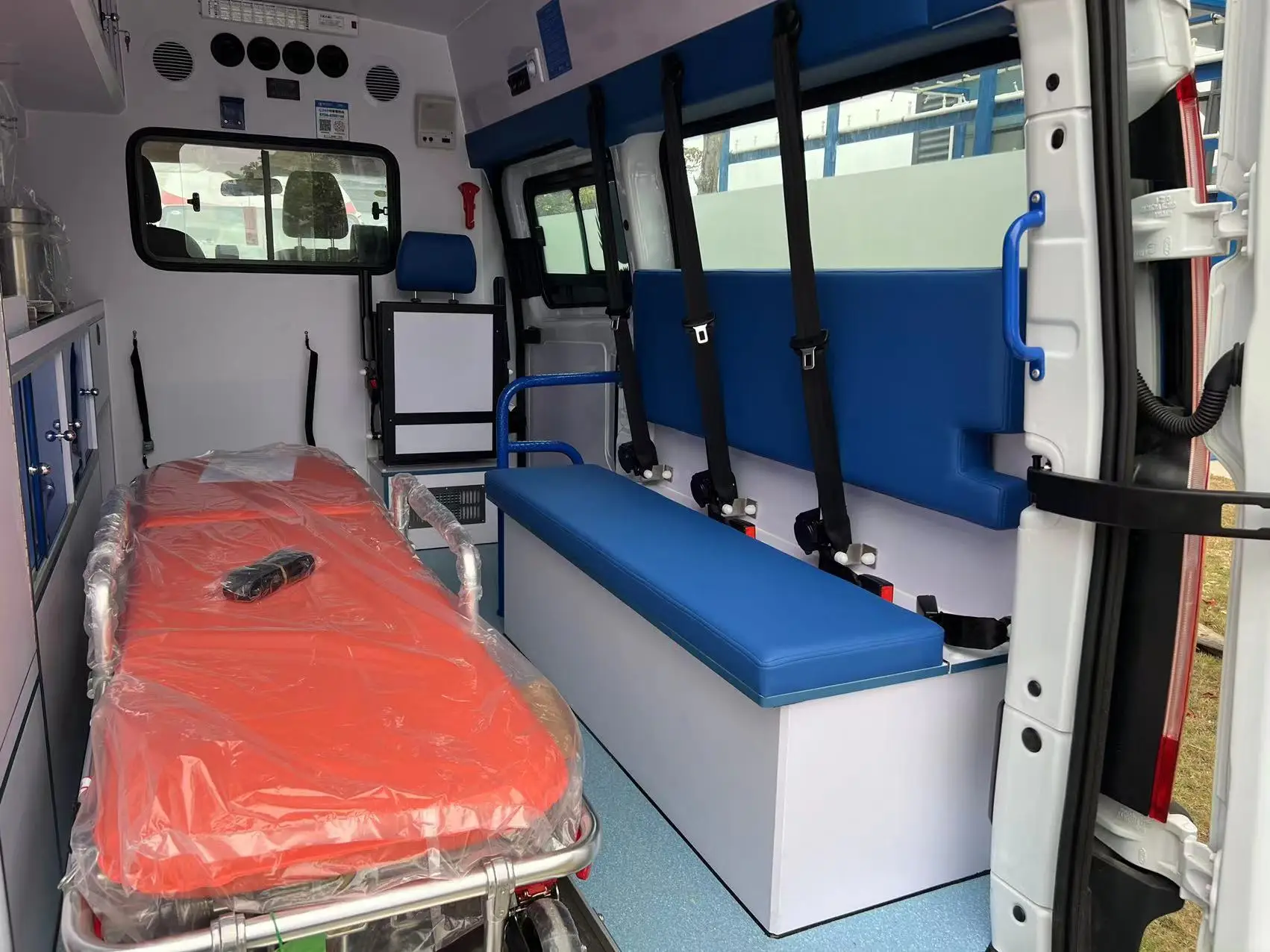 New Mobile Transit V362 Monitoring Ambulance Vehicle ICU Medical Emergency Ambulance Car for sale (Gasoline , MT, Euro6)