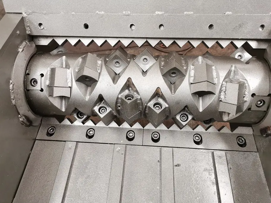 Heavy Duty Hard Plastic Block Shredder Crusher Machine