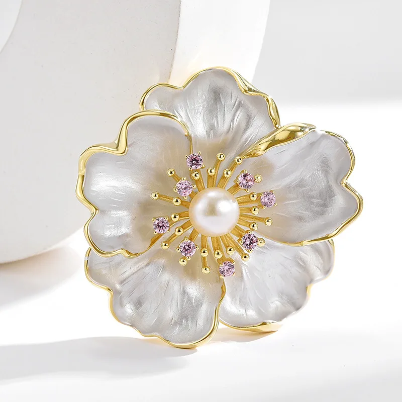 Luxury Diamond Jewelry Brooches Accessories Zircon Pearl Flower Gold Royal Brooch For Women