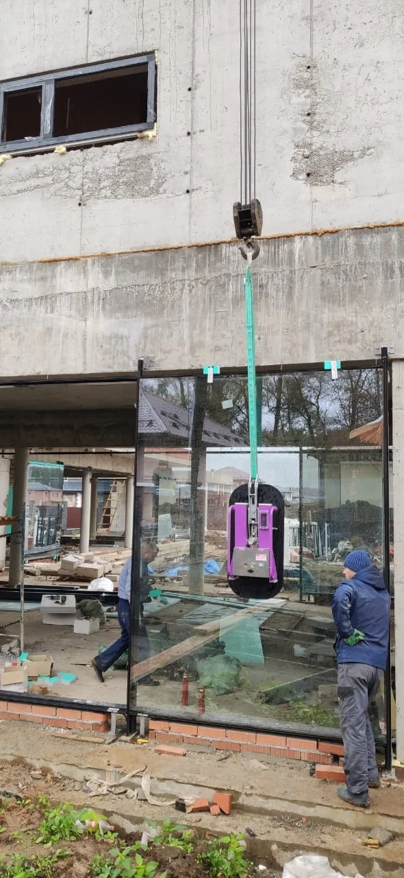 Glass vacuum  lifter