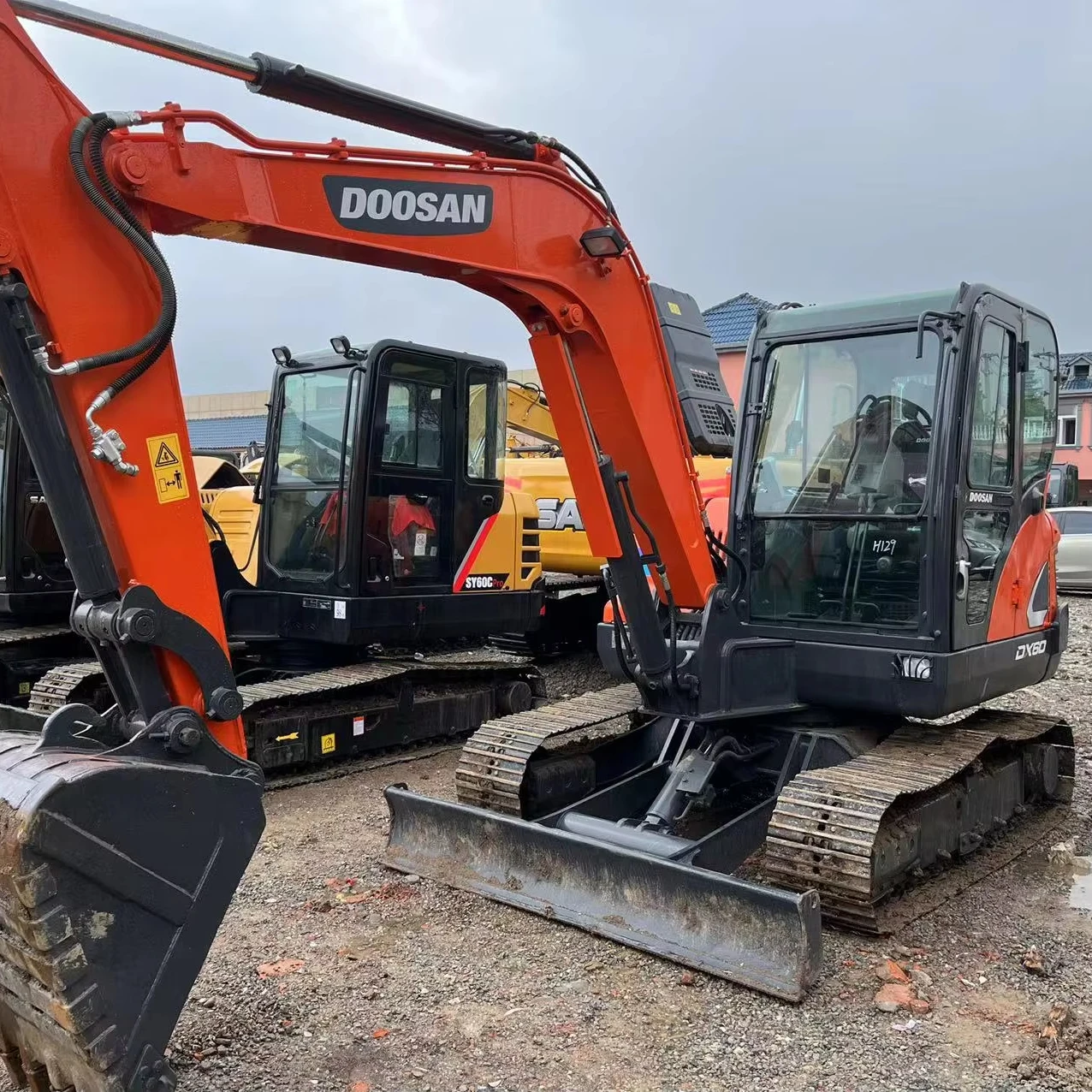 Высокопроизводительный экскаватор Doosan Dx60 с лезвием