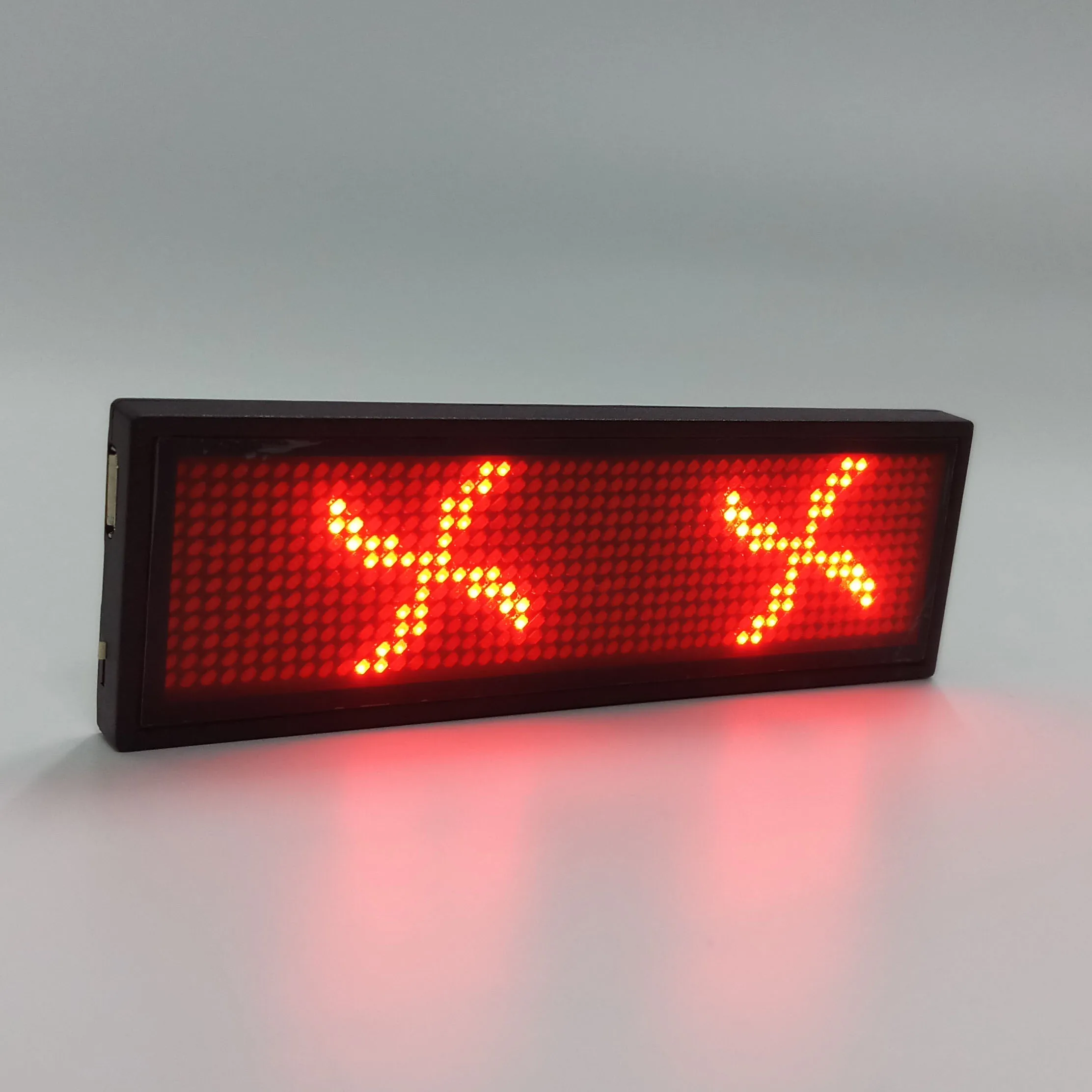 Red LED Name Tag 44x11 Pixels Rechargeable LED Business Card Screen with USB Programming Digital Sign Display for Restaurant