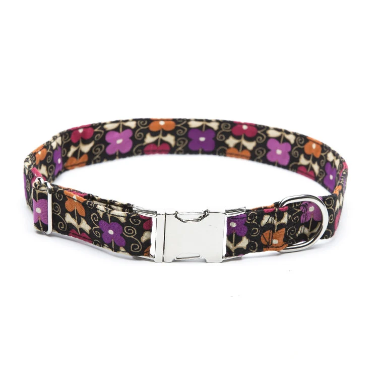 2021 Fashion Trend Lovely Flower Pattern Metal Lock Leash Neck Pet Collars