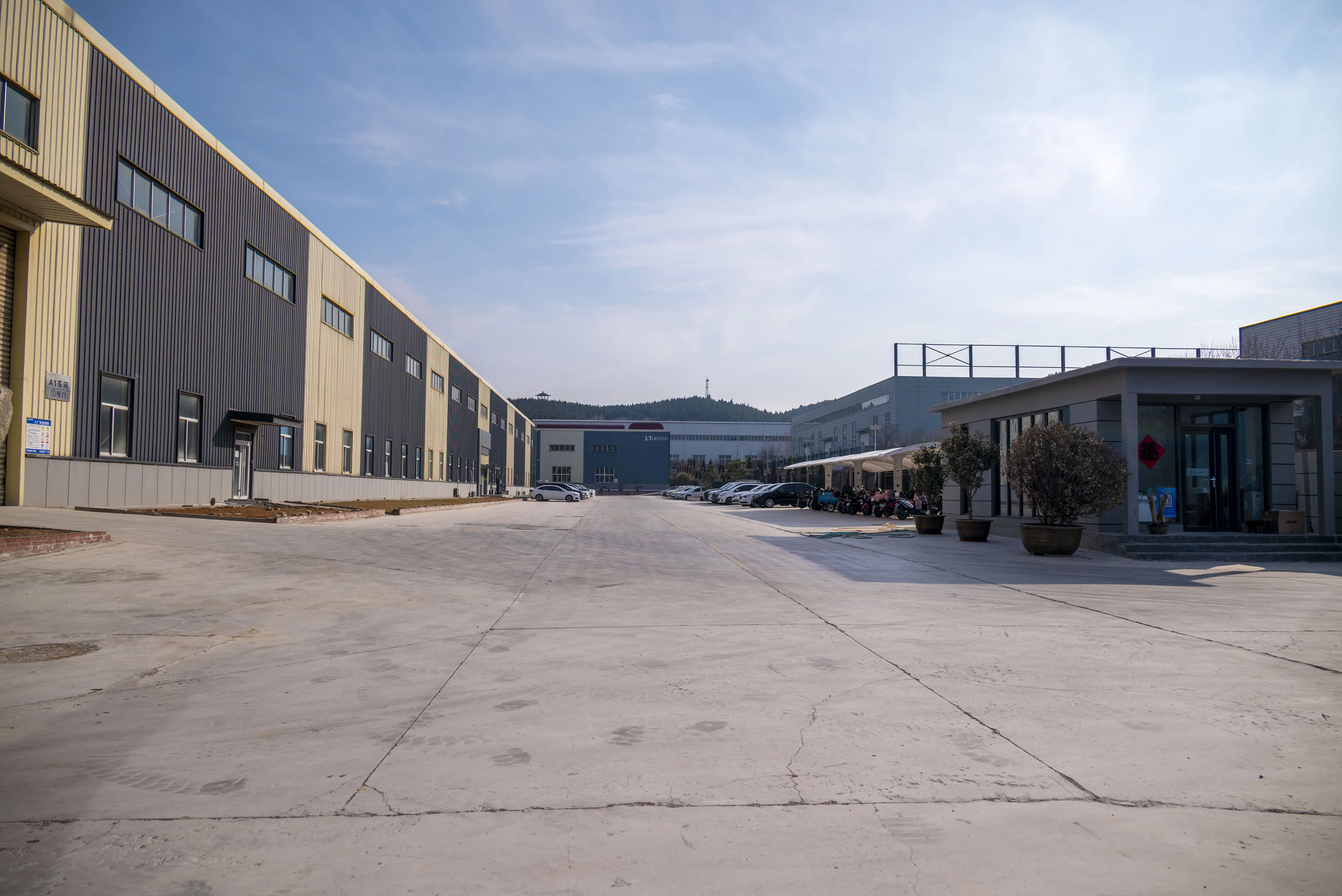 High-Speed Vertical Two Chucks 5 Axis Bevelling Auto Feed Automatic Metal Tube Laser Cutting Machine