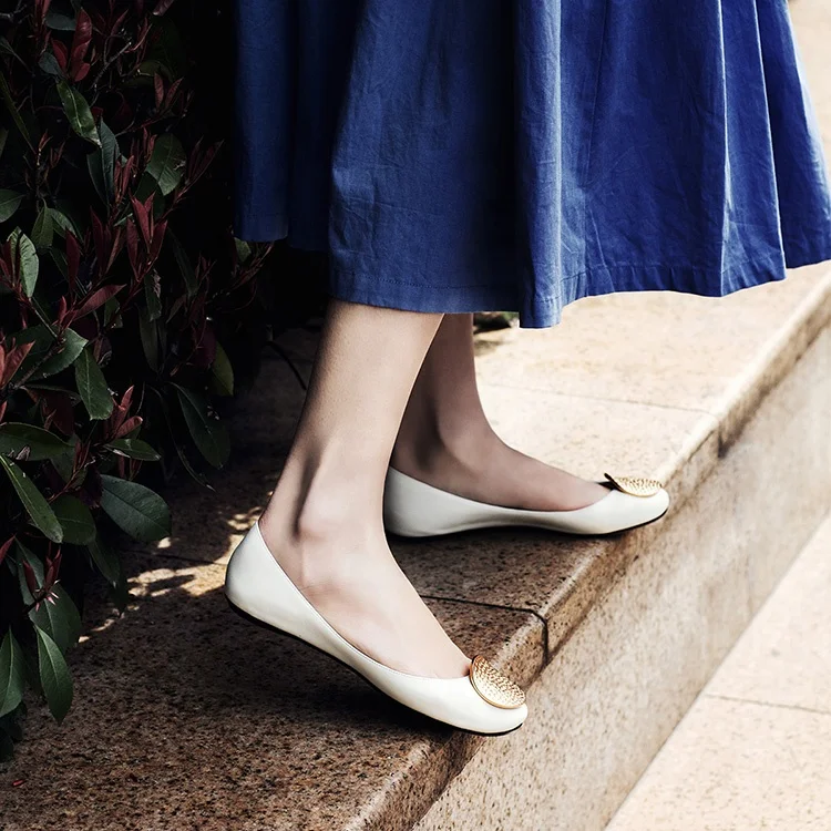 
New trend womens flat foldable slip on shoes leather metal charm ballet white flat shoes 