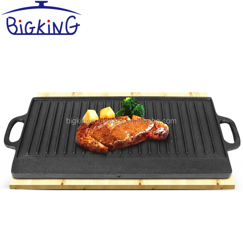 Cast Iron dutch oven in wooden box set