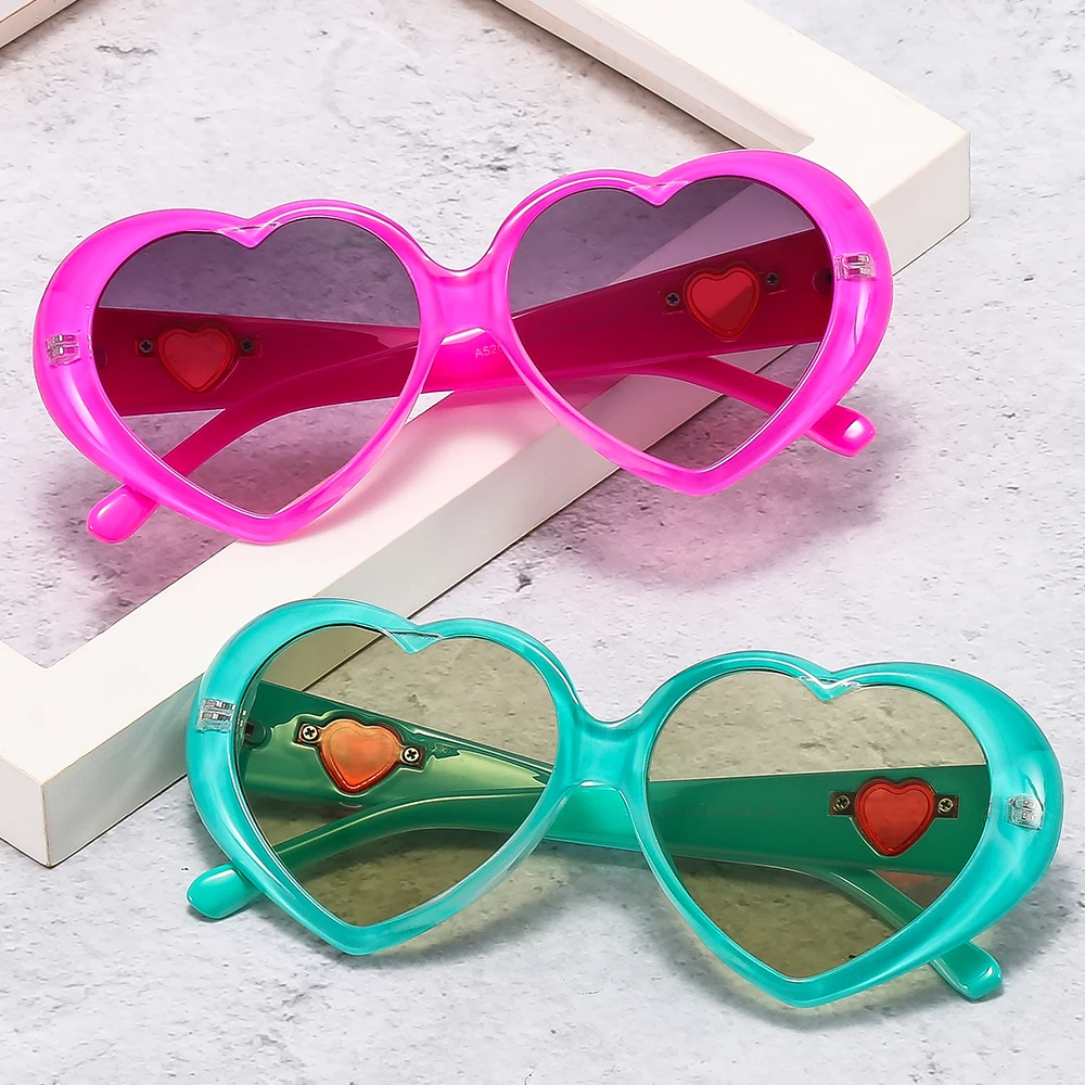 NWOGLSS A520 Wholesale Funny Glasses Colorful Party Heart Women Sunglasses
