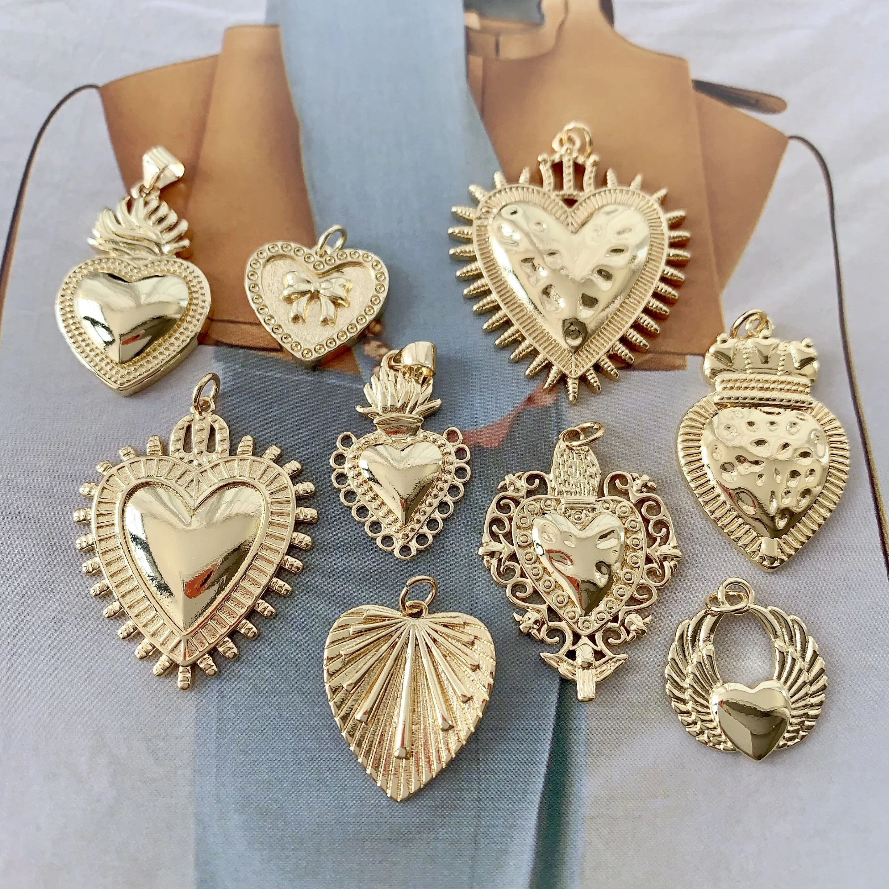 LS-L3702 Unique design sacred heart pendant for diy solid heart pendant gold plated chunky pendants & charms